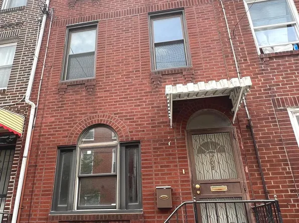 708 Earp St, Philadelphia, PA 19147