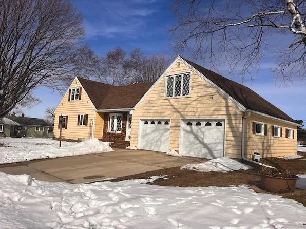 723 S East St, Caledonia, MN 55921