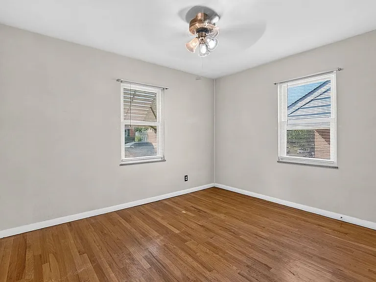 9826 Ravensbrook Dr — Photo 10