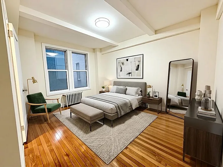 305 W 57th St #906 — Photo 4