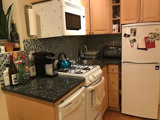 Rented by Chartwell Manhattan Realty | media 4