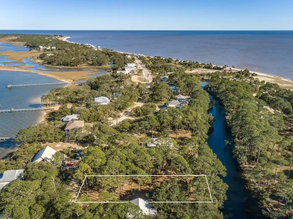 160 Harbor Cir, Circle, FL 32346