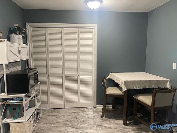 3rd image of 1009 McKee Rd