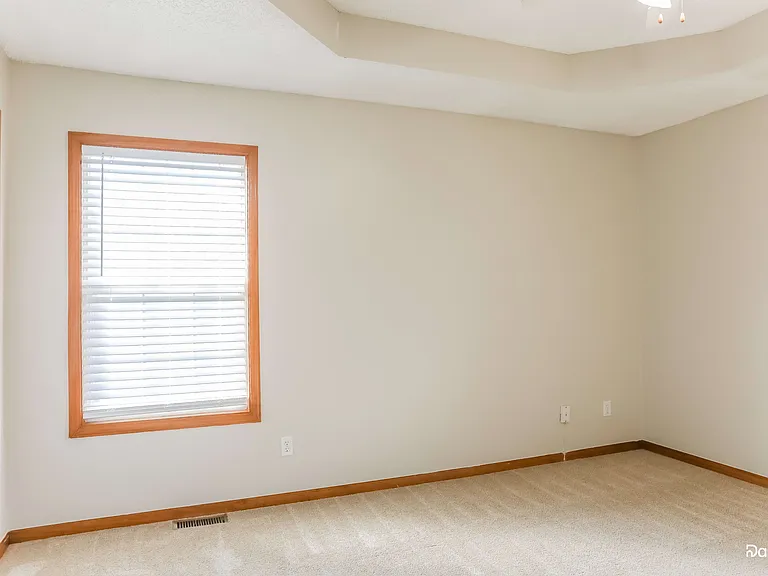 16402 Speaker Ave — Photo 12
