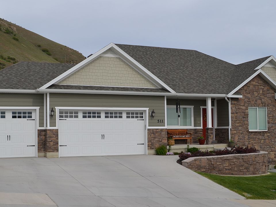 Home Front, 3-Car Garage