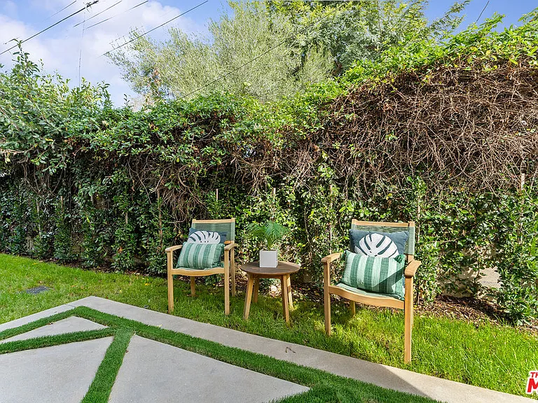 3930 Minerva Ave — Photo 22