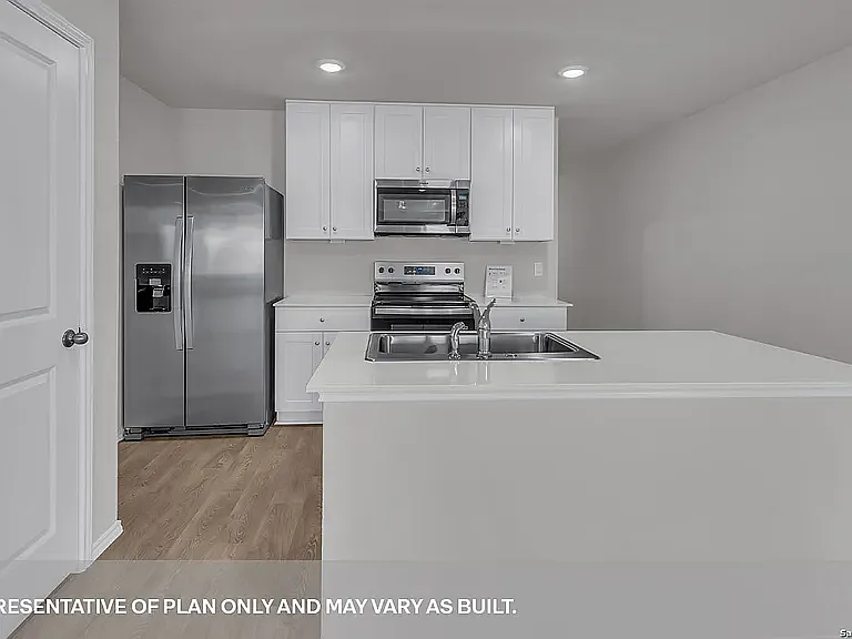 158 Surrey Oaks — Photo 4