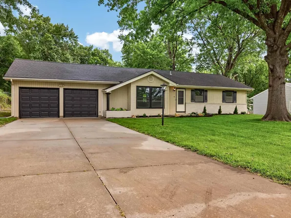 2538 SE 37th St, Topeka, KS 66605