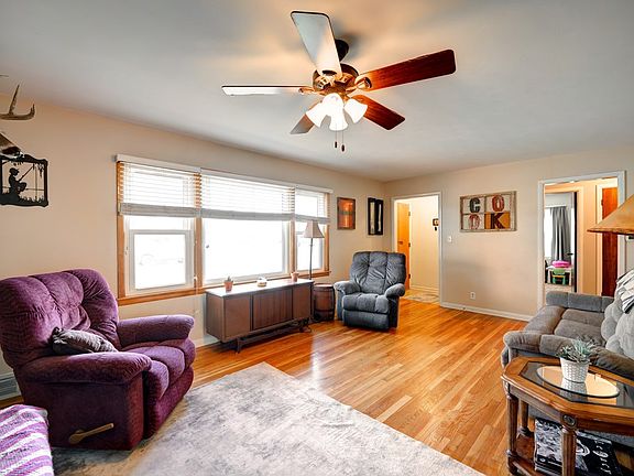 5th image of 1012 E Minneapolis Ave