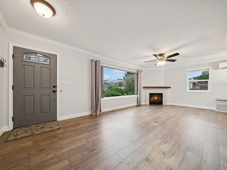 1831 SW Evans St — Photo 9