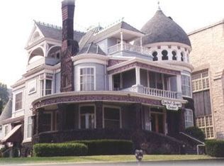 1145 Locust St, Dubuque, IA 52001