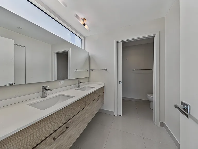 600 NE 27th St #1605 — Photo 25