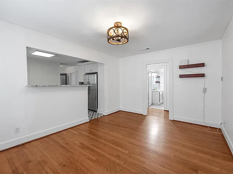3221 Greene Ave — Photo 17