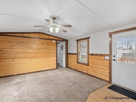 4th image of 402 Williams St