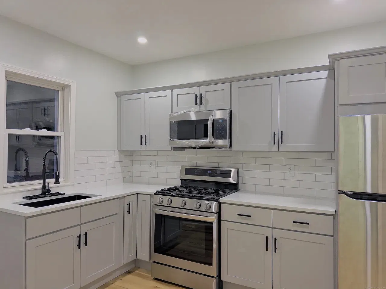 3 bed, 1.5 bath, 1200 sqft, $2,495 — Photo 3