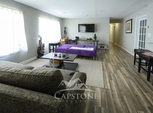216 Matthews Dr, Newark, NJ