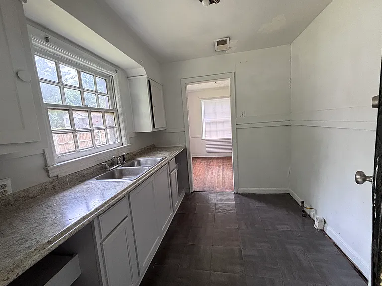 1215 Meda St #1215 — Photo 3