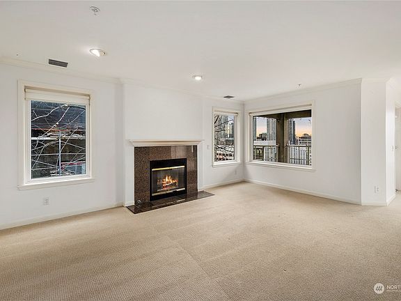 4th image of 420 Melrose Avenue E #402