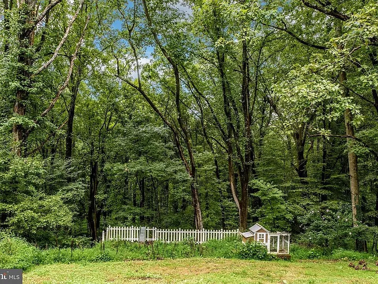 7019 Signal Hill Rd — Photo 10