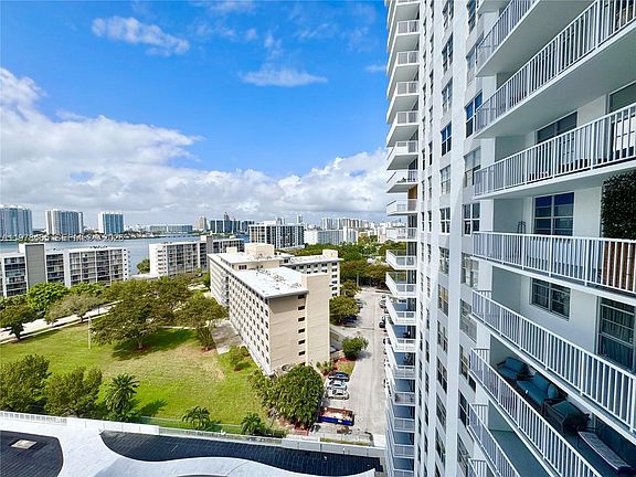 5th image of 231 174th St APT 1501