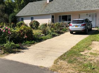 300 S Lenox Ave, East Patchogue, NY 11772