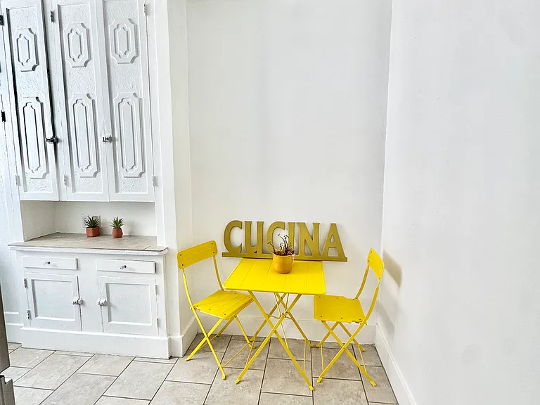 1758 Winona Blvd #6 — Photo 9