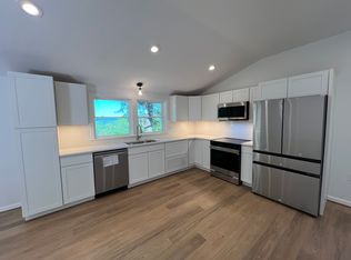 74 Broadway Ct, Linden, VA 22642