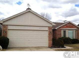 46111 Fox Run Dr, Macomb, MI 48044
