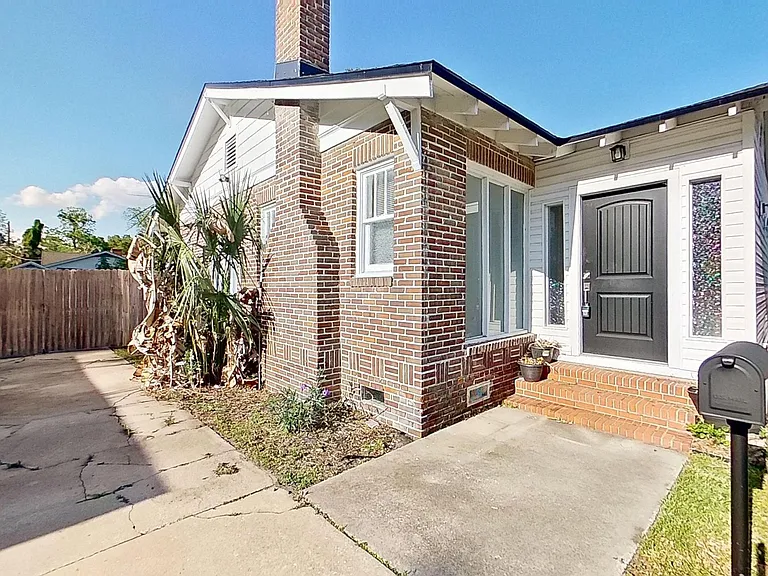 4633 Kingsbury St — Photo 7