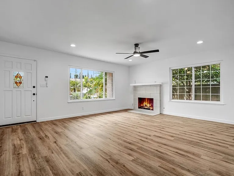 16560 Elm Haven Dr — Photo 4