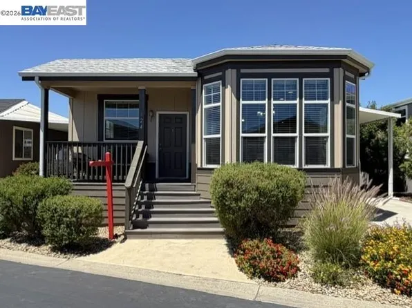 3263 Vineyard Ave Spc 124, Pleasanton, CA 94566