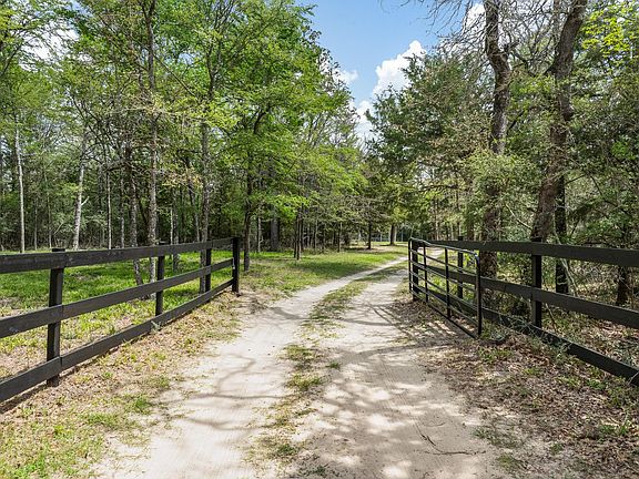2nd image of 4196 Winding Rd