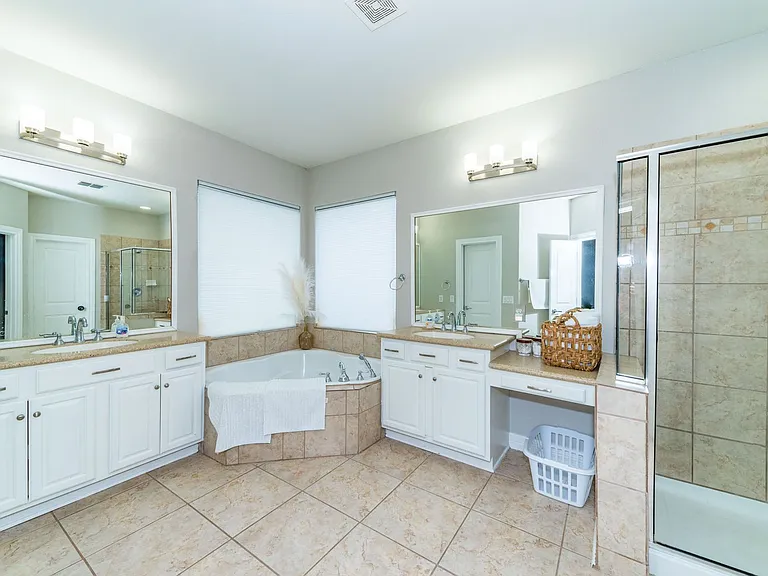 15814 Seekers St — Photo 23