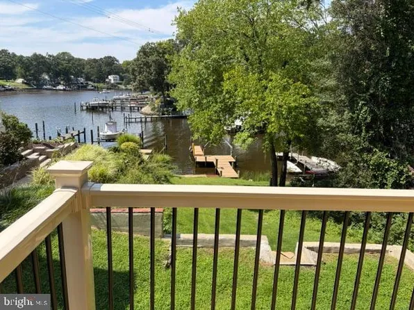 282 Riverside Dr, Pasadena, MD 21122