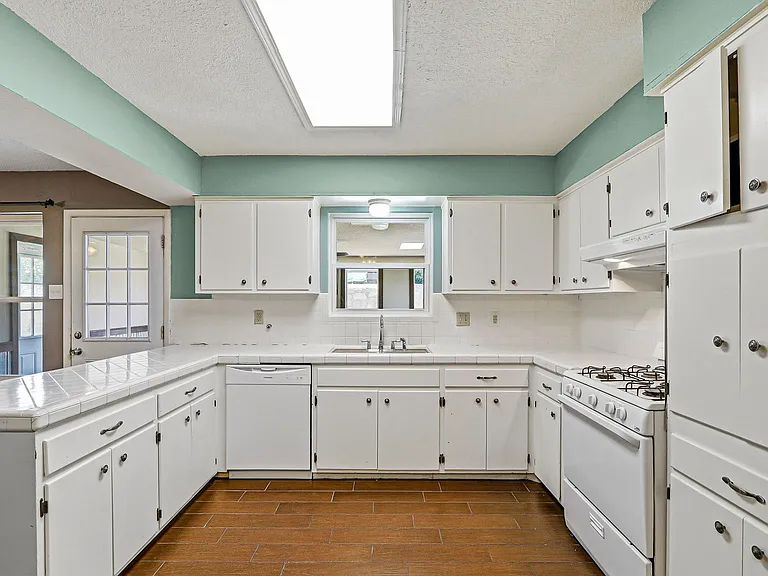 8700 Cielo Vista Dr — Photo 30