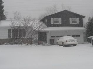 52 Fairway Dr, Rochester, NY 14612