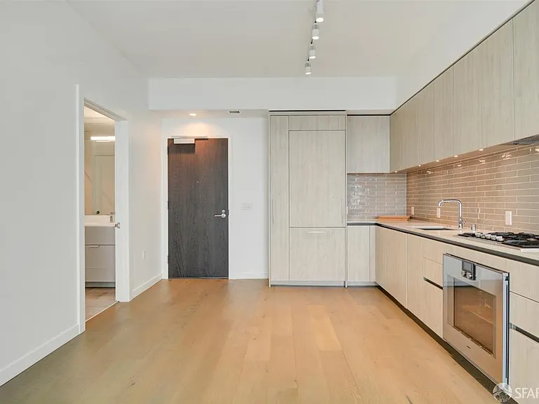 1000 3rd St #916 — Photo 8