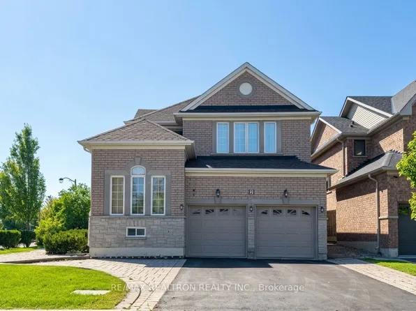 2 Redmond Dr, Vaughan, ON L4J 0B6