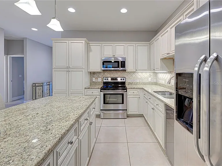 2330 Bradford St — Photo 20