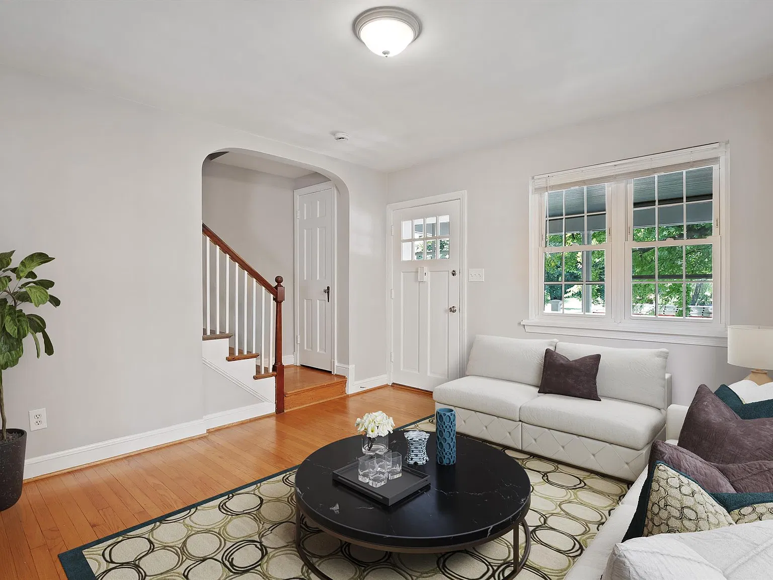 4 bed, 3.0 bath, 1620 sqft, $3,990 — Photo 2