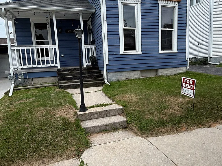 505 Saint Clair St — Photo 3