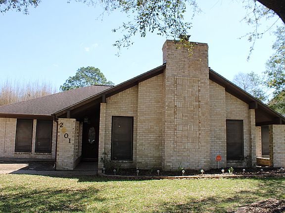 5th image of 2301 Killarney Ln