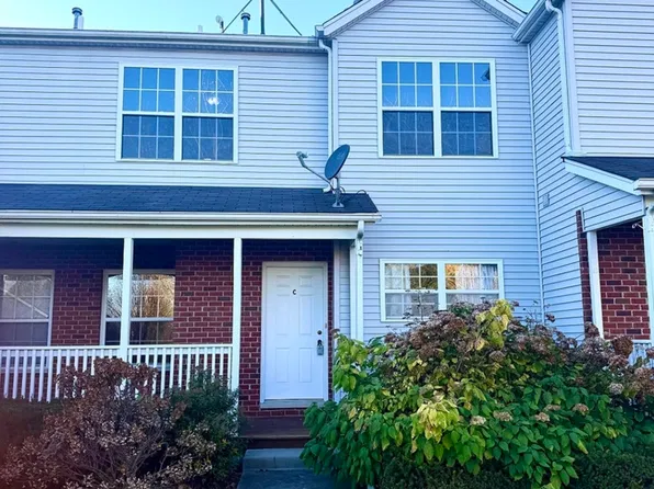 101 Stoneshire Ct Unit C, Hampshire, IL 60140