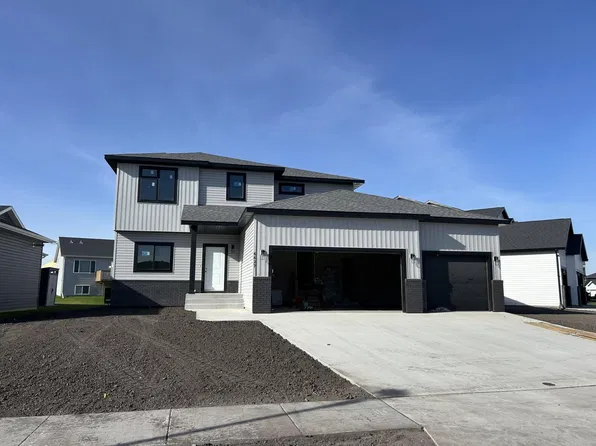 6627 14th St S, Fargo, ND 58104