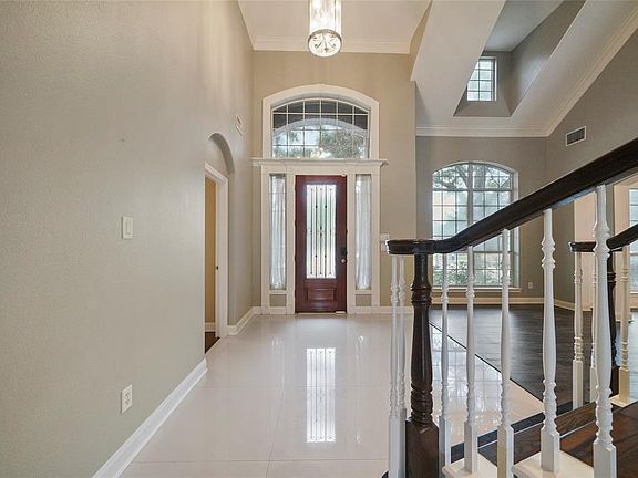 5th image of 16726 Destrehan Dr
