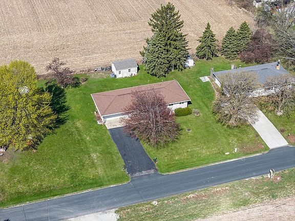 4th image of N2737 Welk Rd