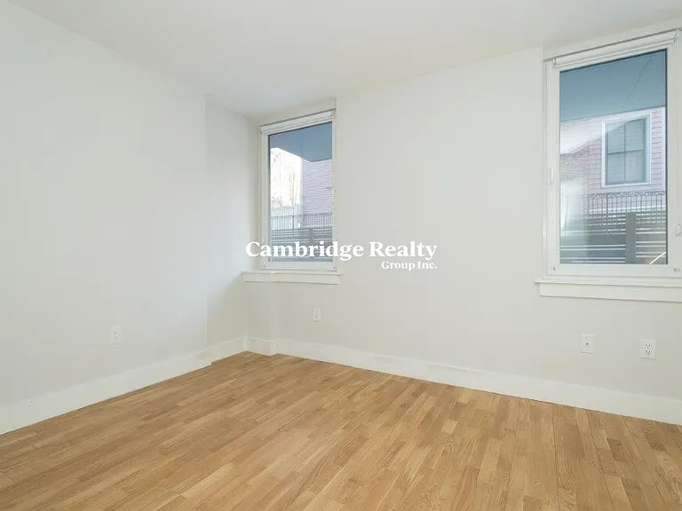 334 Harvard St #T1 — Photo 8