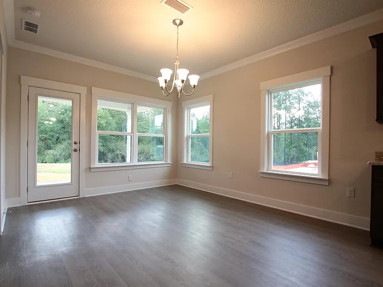 416 Pemberton Ln — Photo 6