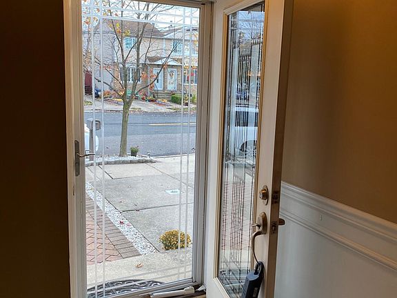 2nd image of 751 Barlow Ave
