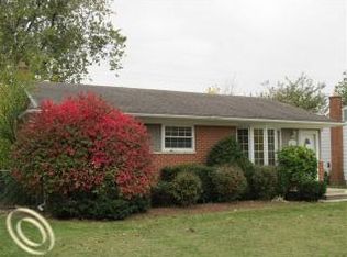 22219 Silver Creek Ln, Rockwood, MI 48173